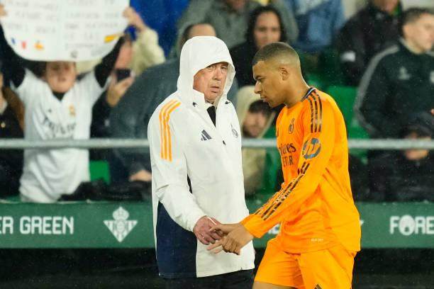 Kaiyun开云中国官网-安切洛蒂：半场丢失球权27次！这种状态打马竞没戏