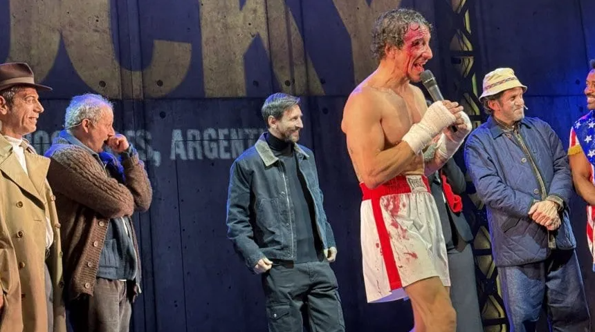 Kaiyun网页版-阿媒：梅西国家队训练后现身一剧院，观看好友演出